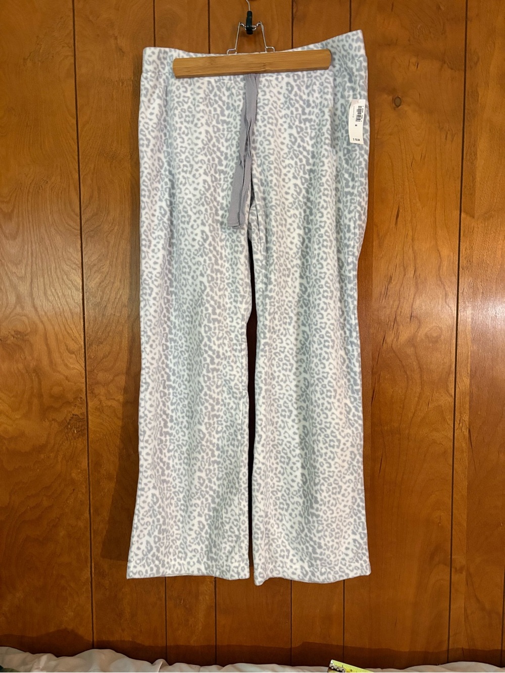 Old Navy Light Gray and White Leopard-Print Pajama Pants